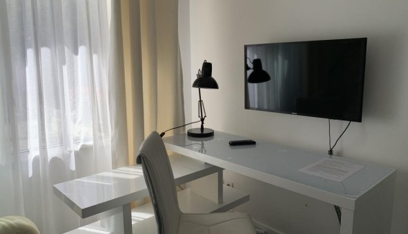 Logement tudiant Location Studio Vide La Rochelle (17000)