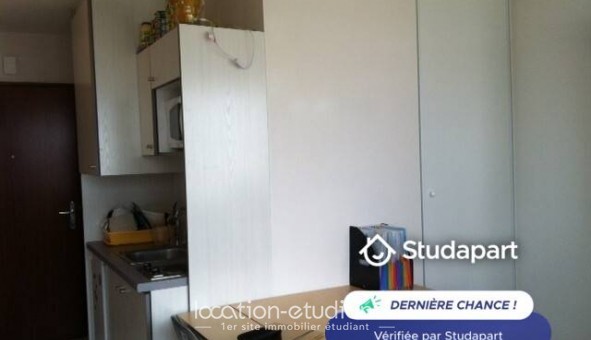 Logement étudiant Location Studio Vide La Rochelle (17000)