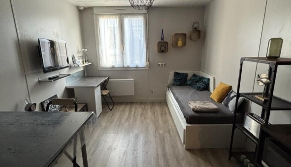 Logement tudiant Location Studio Vide La Rochelle (17000)