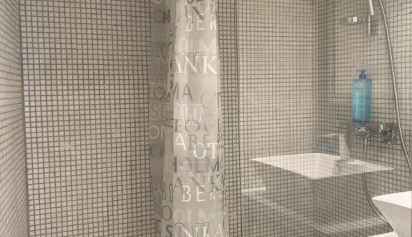 Logement tudiant Studio à La Roque d'Anthron (13640)