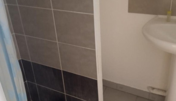 Logement �tudiant Studio &agrave; La Seyne sur Mer (83500)