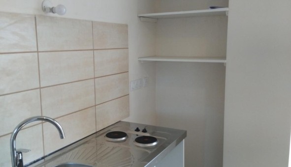 Logement tudiant Location Studio Vide Ladoix Serrigny (21550)