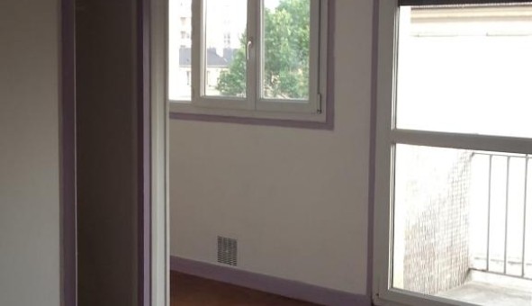 Logement tudiant Location Studio Vide Le Bourget (93350)