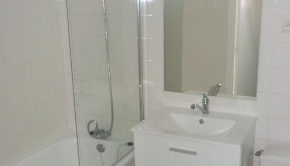 Logement tudiant Location Studio Vide Le Chambon Feugerolles (42500)