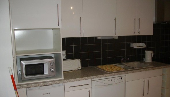 Logement tudiant Studio à Le Monastre (12000)