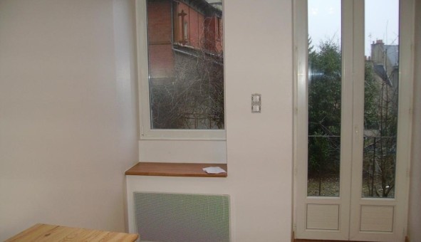 Logement tudiant Studio à Le Monastre (12000)