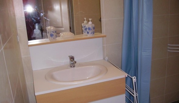 Logement tudiant Studio à Le Monastre (12000)