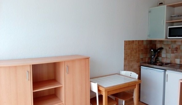 Logement �tudiant Studio &agrave; Le Monast�re (12000)