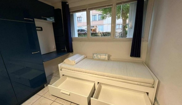 Logement �tudiant Studio &agrave; Le Plessis Robinson (92350)