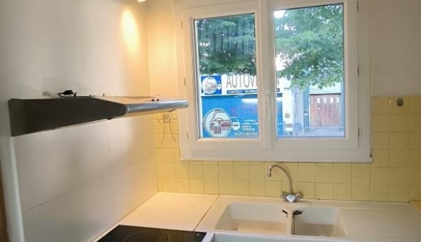 Logement tudiant Studio à Le Pr Saint Gervais (93310)