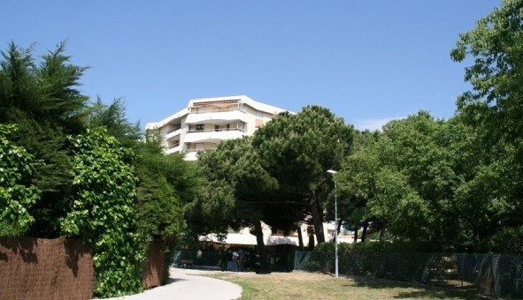 Logement tudiant Location Studio Vide Les Adrets de l'Estrel (83600)