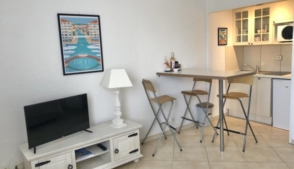 Logement tudiant Studio à Les Adrets de l'Estrel (83600)