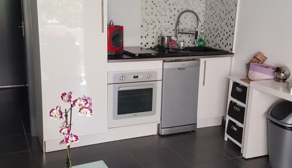 Logement tudiant Studio à Les Adrets de l'Estrel (83600)