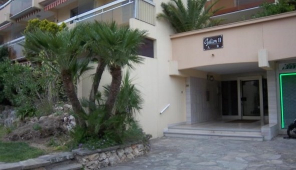 Logement tudiant Studio à Les Adrets de l'Estrel (83600)