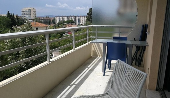 Logement tudiant Studio à Les Adrets de l'Estrel (83600)