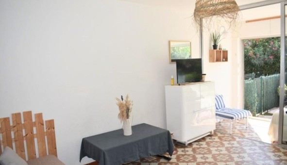 Logement tudiant Studio à Les Adrets de l'Estrel (83600)