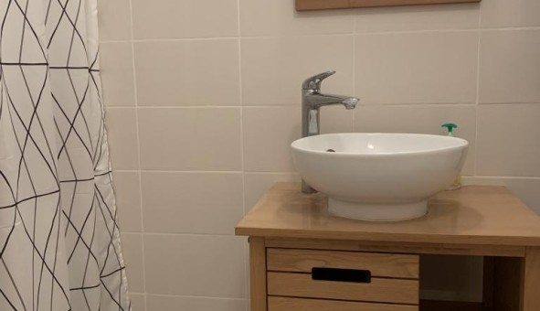 Logement tudiant Studio à Les Adrets de l'Estrel (83600)