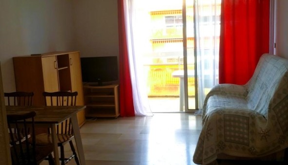 Logement tudiant Location Studio Vide Les Adrets de l'Estrel (83600)