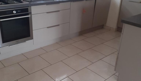 Logement tudiant Studio à Les Cerqueux (49360)