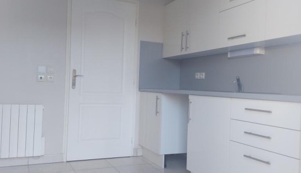 Logement tudiant Studio à Les Essarts le Roi (78690)