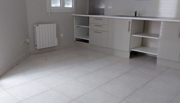 Logement �tudiant Studio &agrave; Les Essarts le Roi (78690)