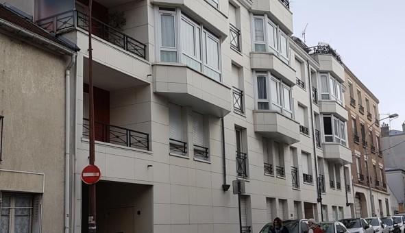 Logement tudiant Location Studio Vide Les Lilas (93260)