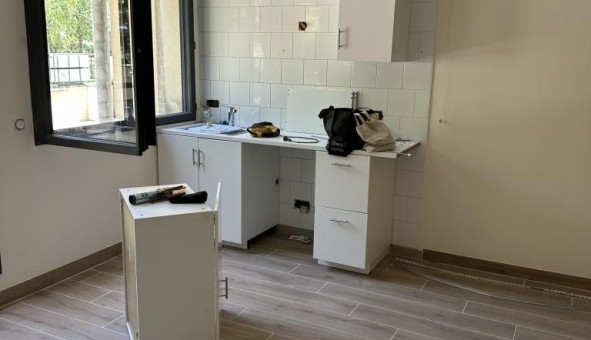 Logement tudiant Location Studio Vide Livry Gargan (93190)