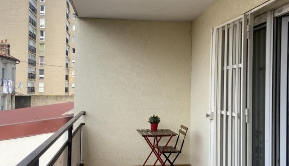 Logement �tudiant Studio &agrave; Livry Gargan (93190)