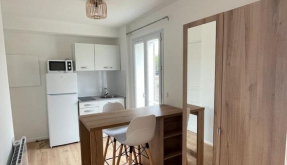 Logement tudiant Location Studio Vide Livry sur Seine (77000)