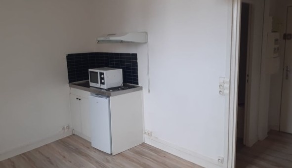Logement tudiant Location Studio Vide Livry sur Seine (77000)