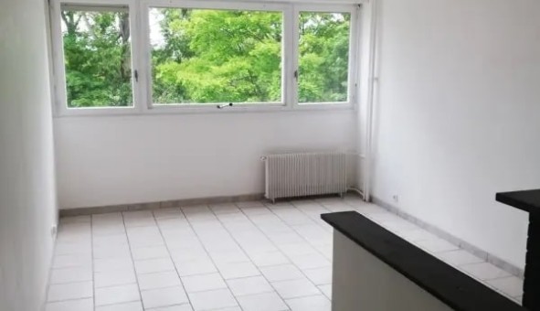 Logement tudiant Location Studio Vide Livry sur Seine (77000)