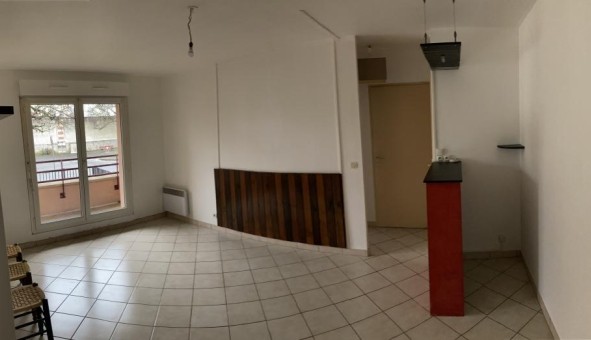 Logement �tudiant Studio &agrave; Livry sur Seine (77000)