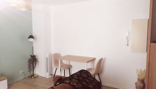 Logement �tudiant Studio &agrave; Livry sur Seine (77000)