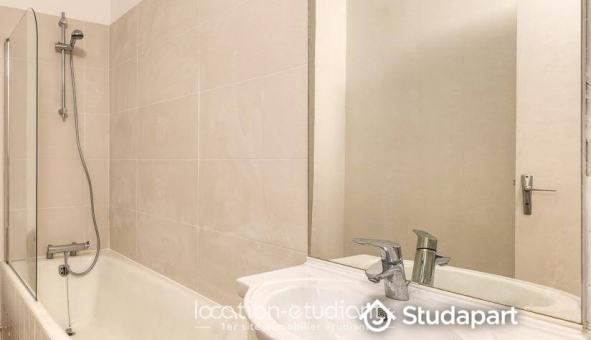Logement tudiant Location Studio Meublé Lourdes (65100)