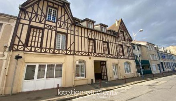 Logement tudiant Location Studio Vide Luc sur Mer (14530)