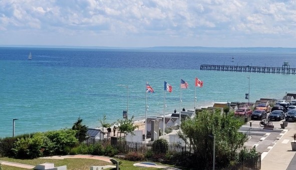 Logement tudiant Location Studio Vide Luc sur Mer (14530)