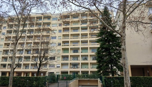 Logement tudiant Location Studio Vide Lyon 8me arrondissement (69008)