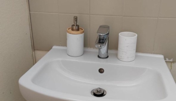 Logement �tudiant Studio &agrave; Lyon 8�me arrondissement (69008)