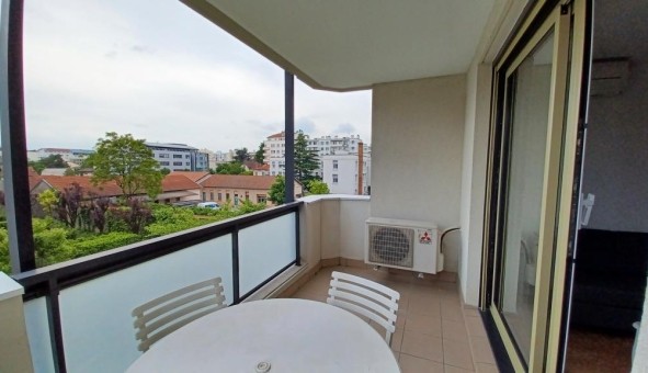 Logement �tudiant Location Studio Vide Lyon 8�me arrondissement (69008)