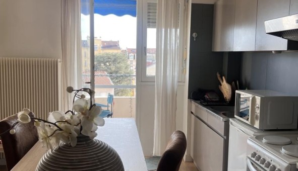 Logement �tudiant Studio &agrave; Lyon 8�me arrondissement (69008)