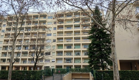 Logement �tudiant Location Studio Vide Lyon 8�me arrondissement (69008)