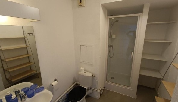 Logement �tudiant Studio &agrave; Lyon 8�me arrondissement (69008)