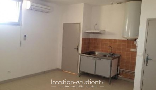 Logement tudiant Location Studio Vide Maillane (13910)