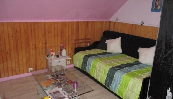 Logement tudiant Location Studio Vide Mandres les Roses (94520)
