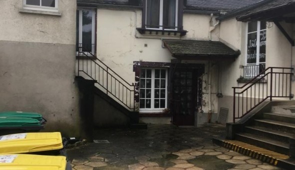 Logement �tudiant Studio &agrave; Mandres les Roses (94520)