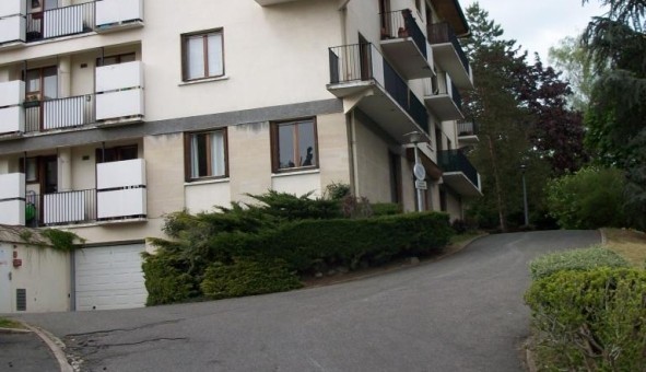 Logement tudiant Studio à Mareil Marly (78750)