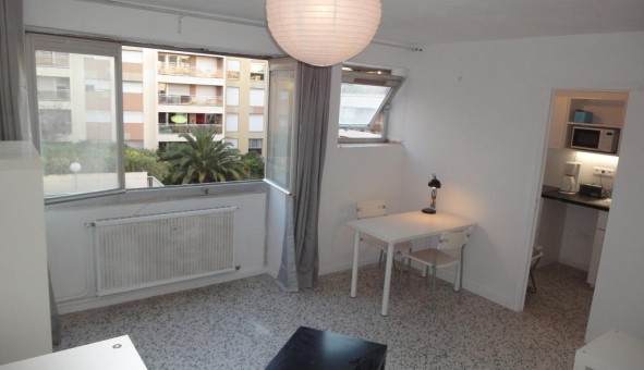 Logement tudiant Location Studio Vide Marseille 07me arrondissement (13007)