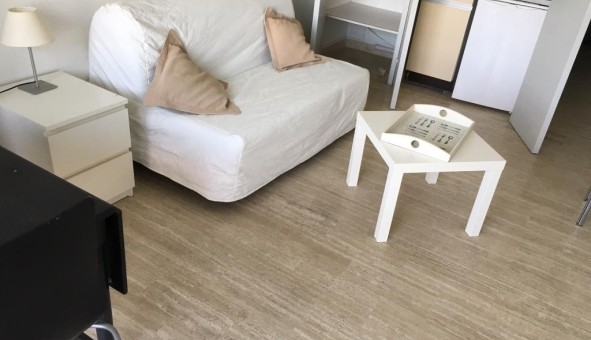 Logement tudiant Location Studio Vide Marseille 08me arrondissement (13008)