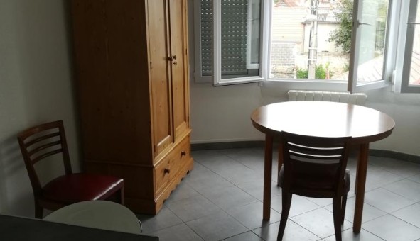 Logement tudiant Studio à Montluon (03100)