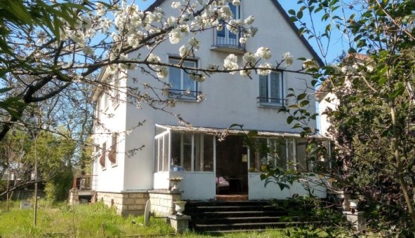 Logement tudiant Location Studio Vide Nanterre (92000)